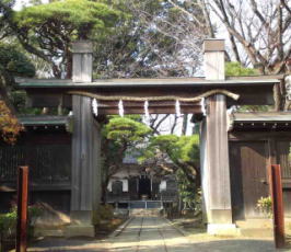the wooden gate of Onjuin Temple