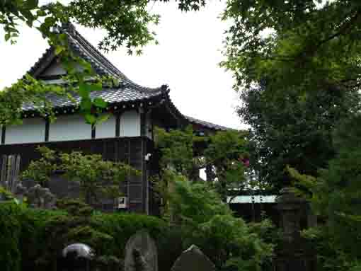 the main hall of Choshoji Temple