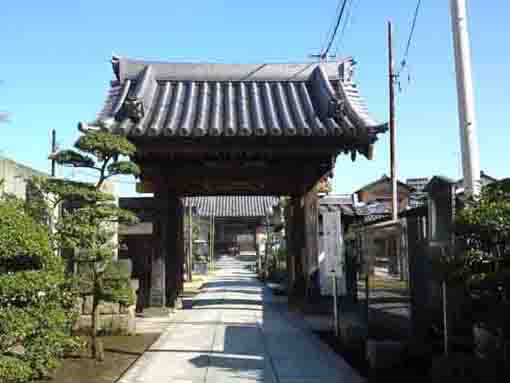 the sanmon gate of Enmyoin Temple