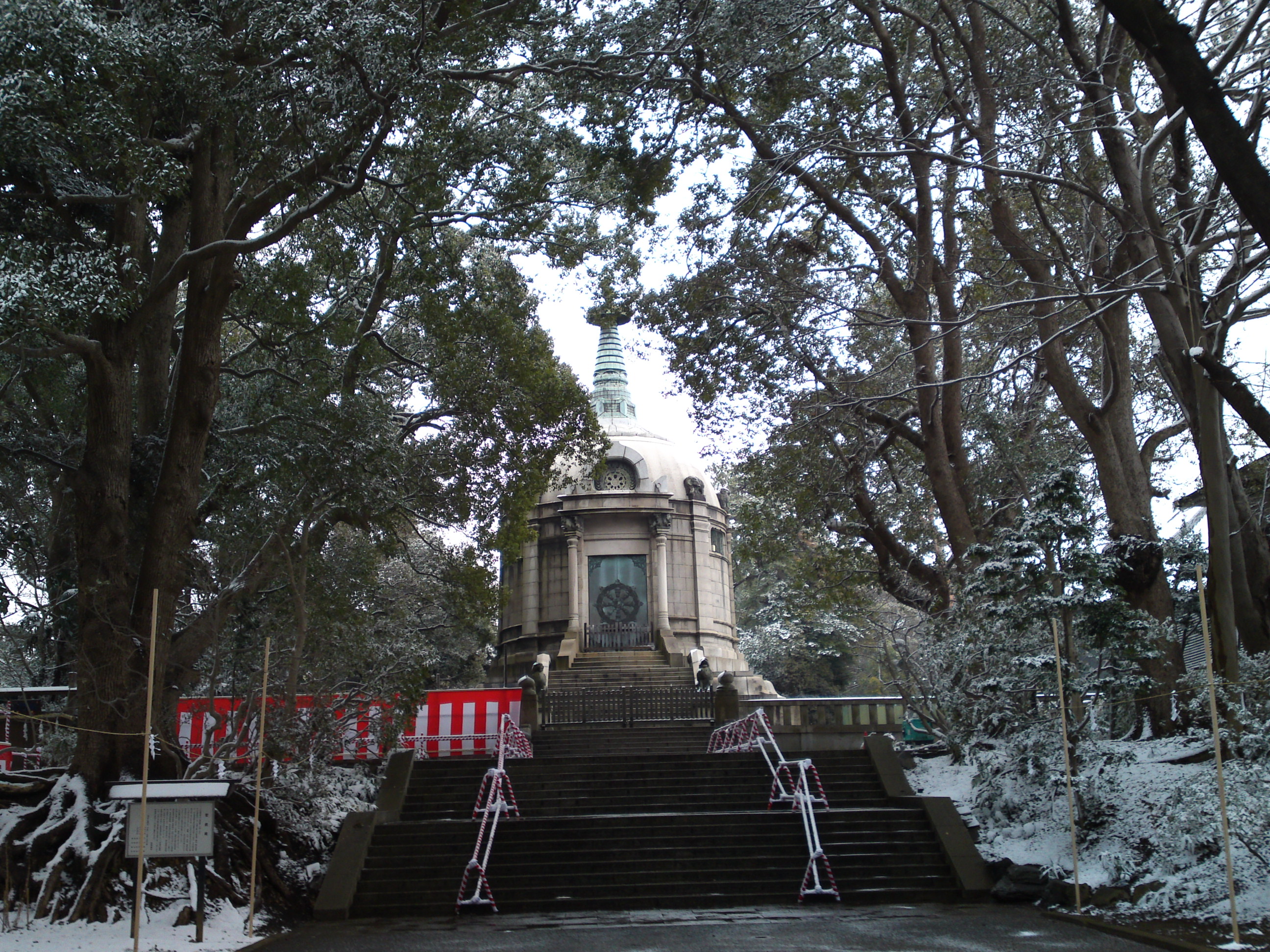 2019年雪化粧した法華経寺聖教殿１