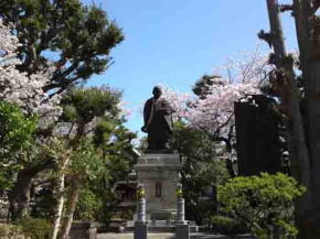 the statue of the venerable Nichijo