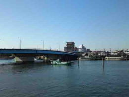 the remain of the ferry at Imai