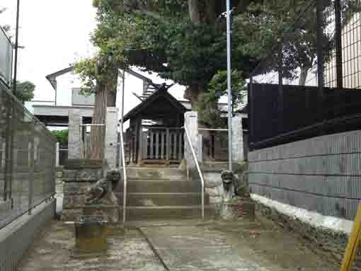 the main hall of Irihi Jinja