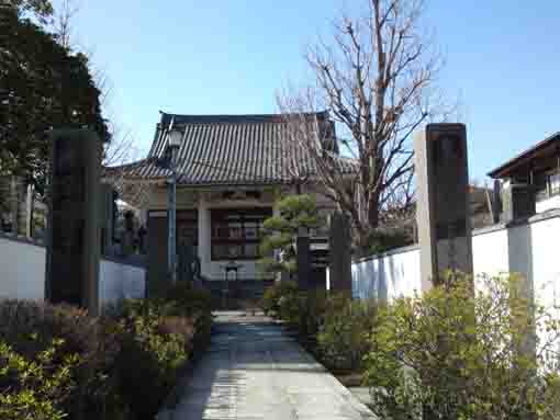 the main hall of Jishoin Temple