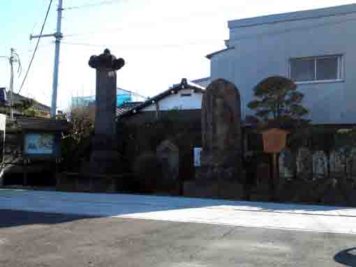 Jizos in front of Jokanji Temple