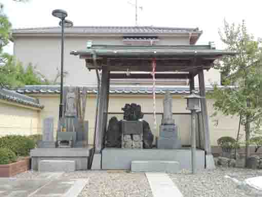 題目山常運寺の石仏