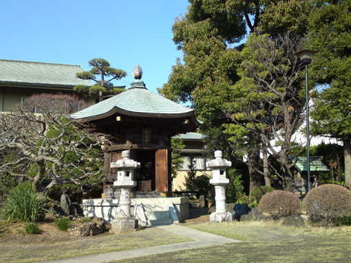 the Myokendo Hall in Myokakuji