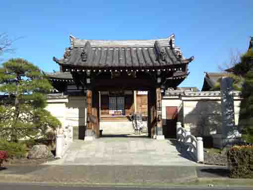 the gate of Jokosan Myorenji
