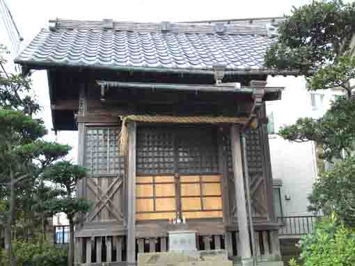the main hall of Shishimizuka Jinja