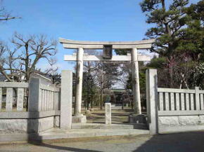 the west torii gate of Shirahata Tenjinsha