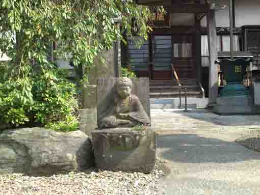 a stone statue of Buddha in Shosanji