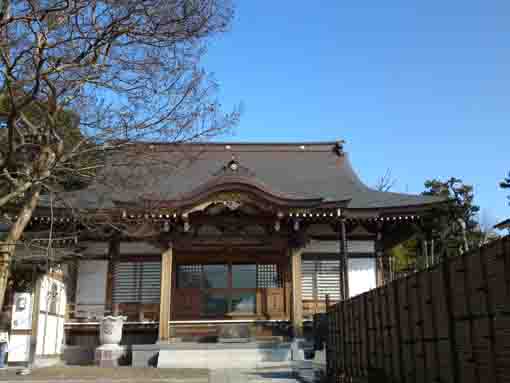 the main hall of Tamonji Temple