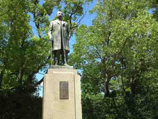 the statue of Gen Tanaka