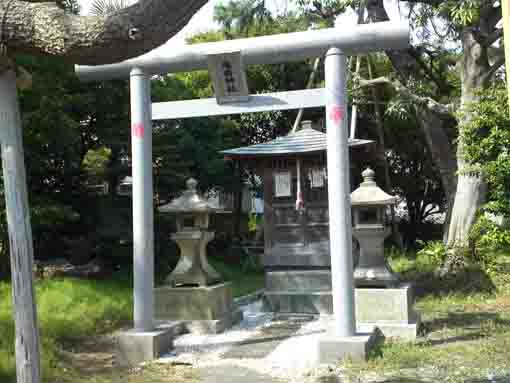 西小松川町の疱瘡神社