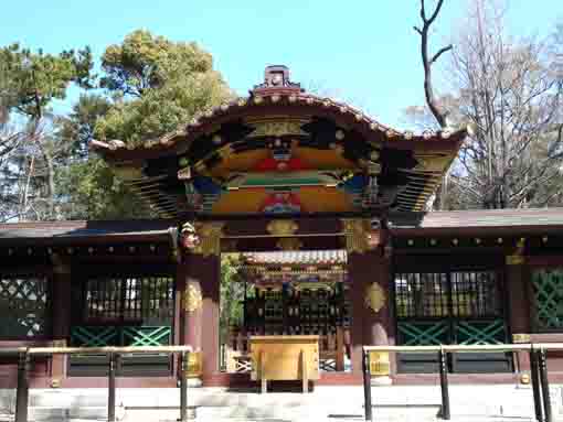 常盤神社の拝殿の美しい彩